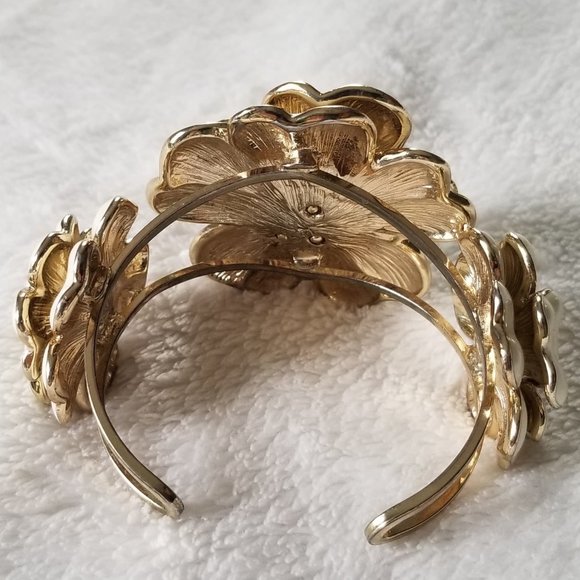 Floral Pansy Cuff Bracelet - Picture 7 of 8